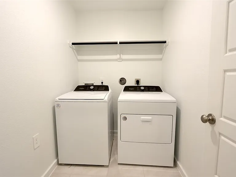 6686 Lahna Oak Dr — Photo 10
