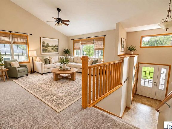 3rd image of 608 Colodoro Ln