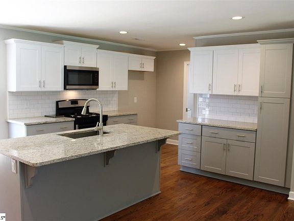 5th image of 101 Creighton Dr
