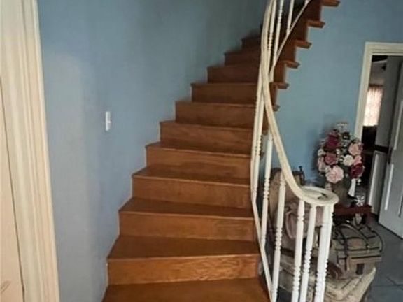 3rd image of 3867 N Teak Ave