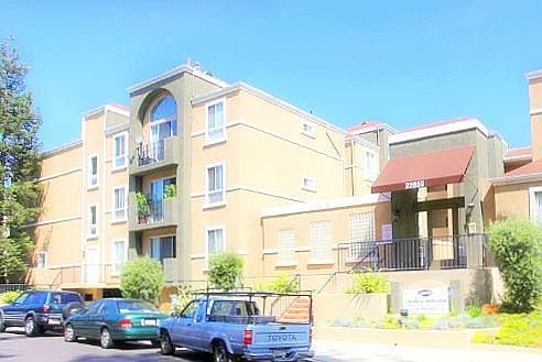 5th image of 22859 Del Valle St #282