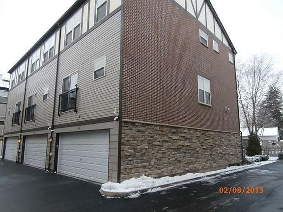 2nd image of 104 S Myrtle Ave #104