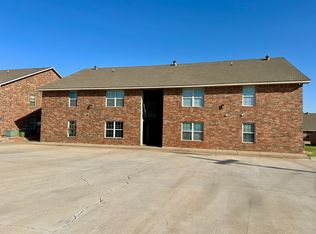 123 Rawlings Dr, Clinton, OK 73601