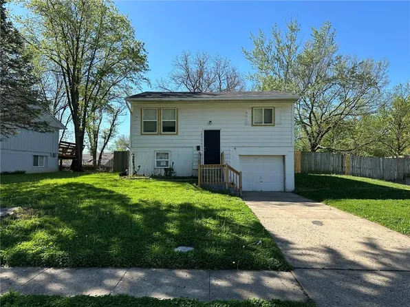 8507 E 96th Ter, Kansas City, MO 64134