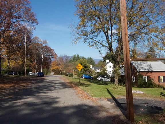 5th image of 560 Westview Ave