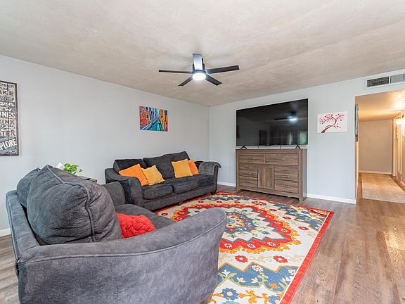 3rd image of 1644 W Victor Avenue