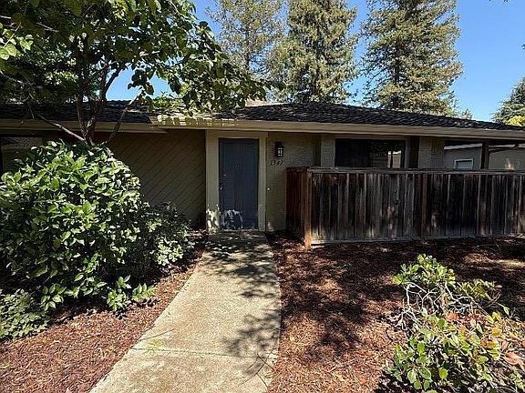 2nd image of 1347 Arbor Park Ct