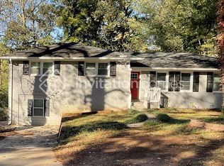 5747 Woodland Dr, Acworth, GA 30102