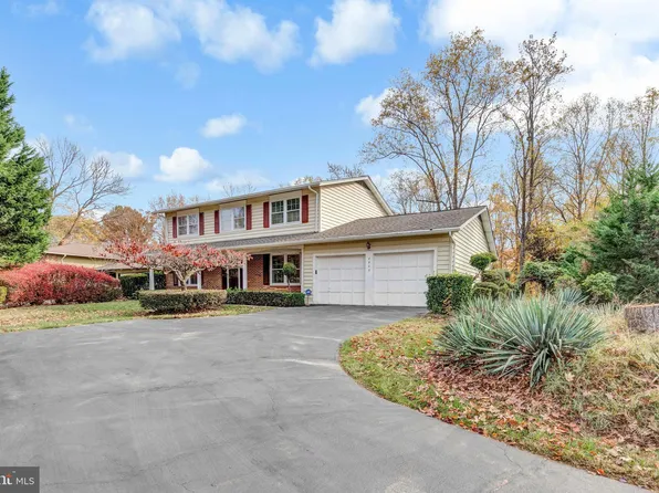 8902 Grass Valley Ct, Springfield, VA 22153