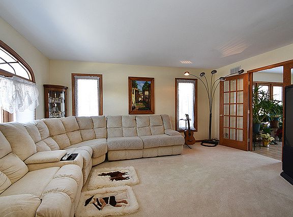 4th image of 12039 Graceland Ct