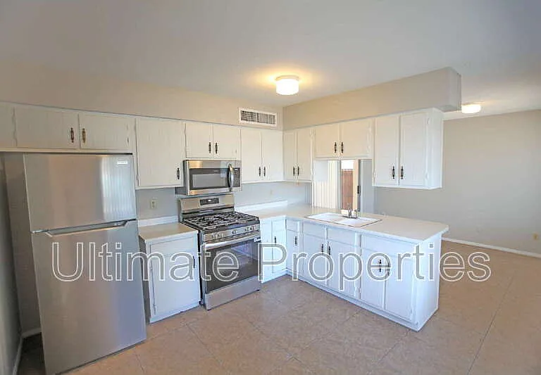 3832 W Acapulco Ln — Photo 8