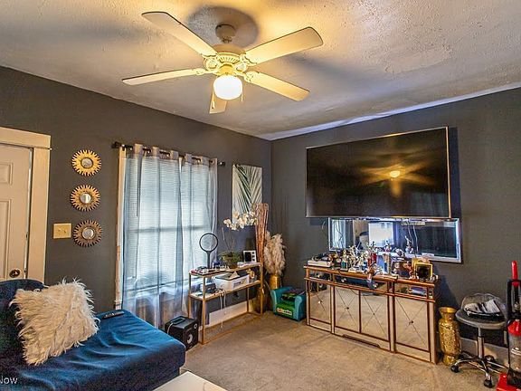 3rd image of 2675 Hunter Ave