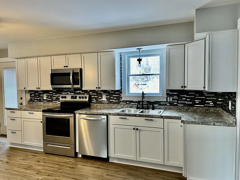 34 Windsor St #1 — Photo 3