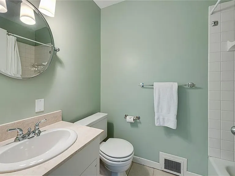 111 Ocean Ave — Photo 42