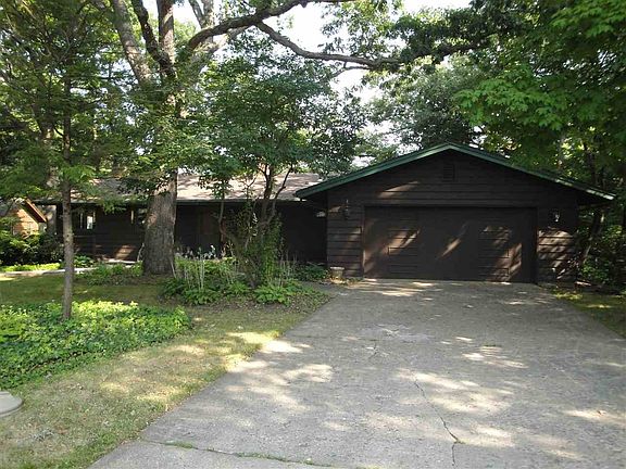 3rd image of 803 Brown Hills Ct