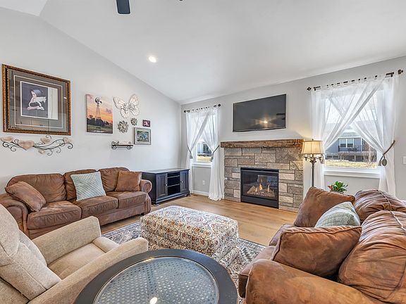 4th image of 5593 N Amethyst Dr