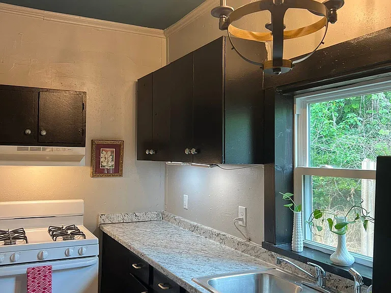 117 Dewey Ave — Photo 6