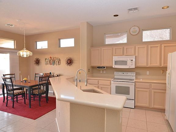 3rd image of 2251 E Montrose Canyon Dr