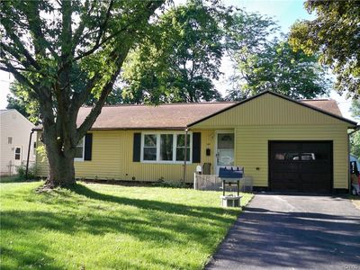 227 Lynnhaven Dr, North Syracuse, NY, 13212