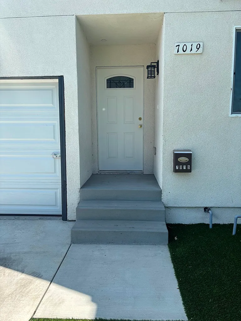 6 bed, 1777 sqft, $4,400 — Photo 2