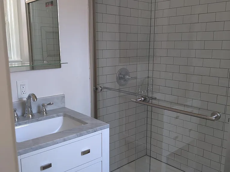 251 S 21st St #3 — Photo 3