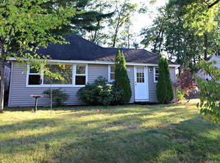 471 Plumtree Rd, Springfield, MA 01118