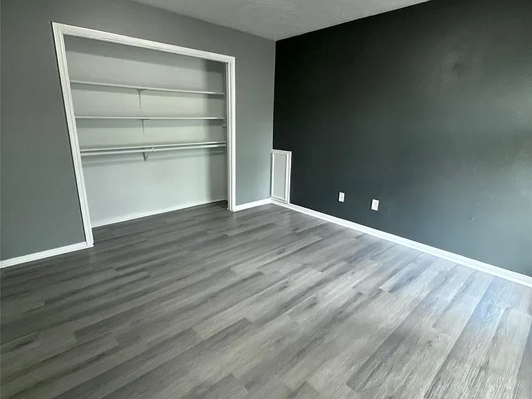 17719 Windy Point Dr — Photo 25
