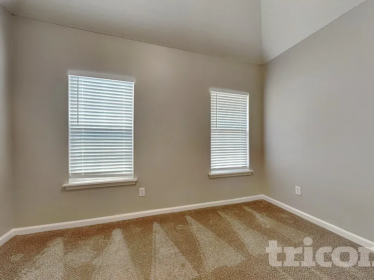 496 Birchwood Dr — Photo 14