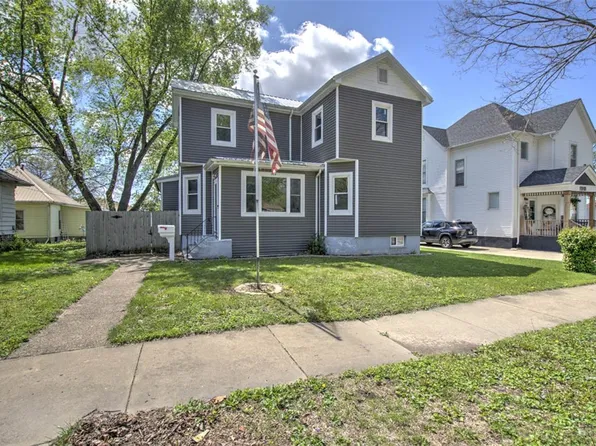 204 W South St, Clinton, IL 61727