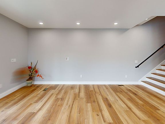 5th image of 1207 Hedge Ave Unit 2
