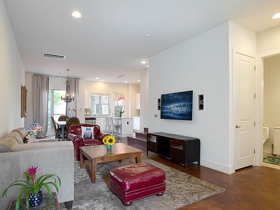 3rd image of 4028 Berkman Dr