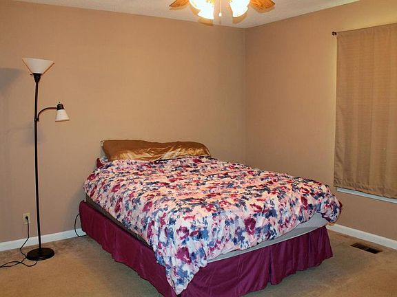 4th image of 583 Garnet Dr