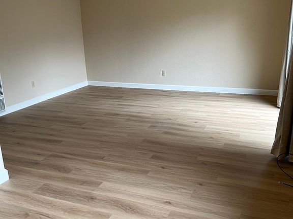 4th image of 115 Acorn Dr