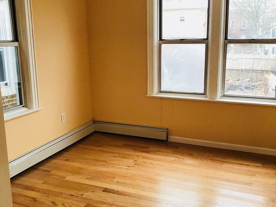 2nd image of 541 Taylor Ave #3