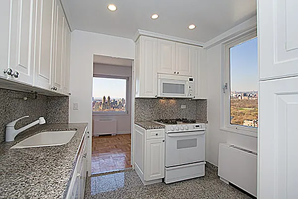 Rented by Adriana Arciello, LREB | media 14