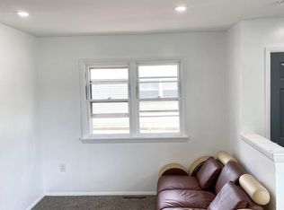 9 W Enlow Dr, Decatur, IL 62521