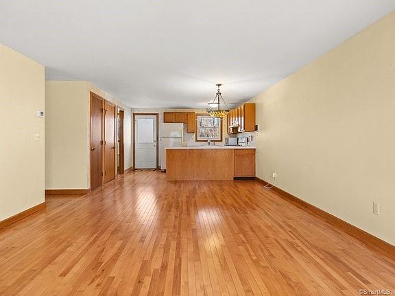 4th image of 23 Allspice Ln #23