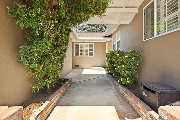 5525 Amby Dr — Photo 3