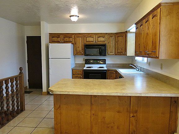 5th image of 3410 N Romrell Ave