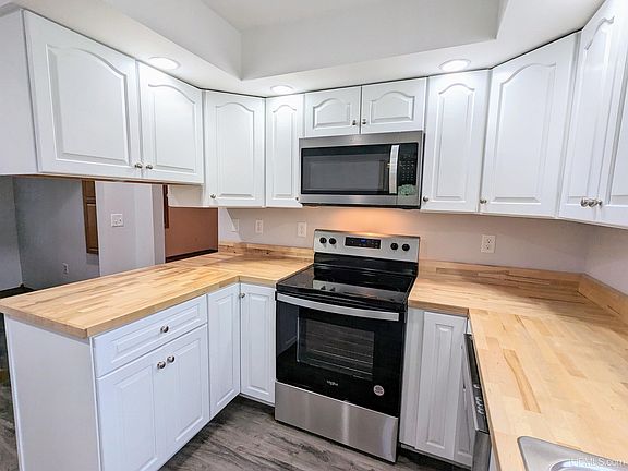 3rd image of 226 W Michigan St