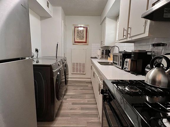 3rd image of 2420 McDuffie St APT 6