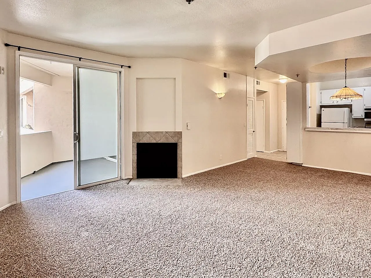 2 bed, 920 sqft, $2,800 — Photo 3