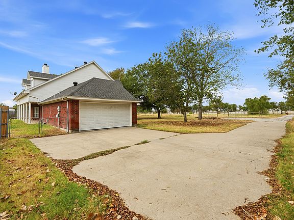5th image of 2661 Epps Rd