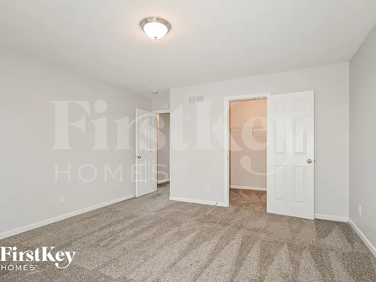 3891 Cambridge Crossing Dr — Photo 8