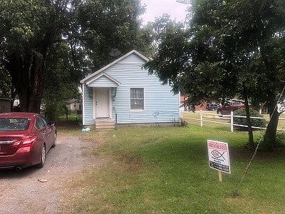 1st image of 604 W 4th St