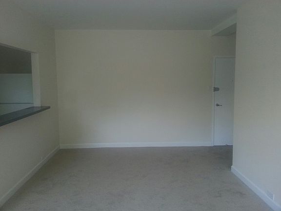 3rd image of 4920 N Marine Dr #6