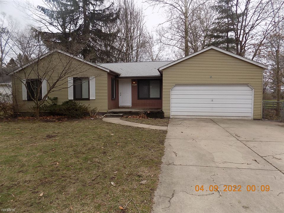 1st image of 33731 Kirby St