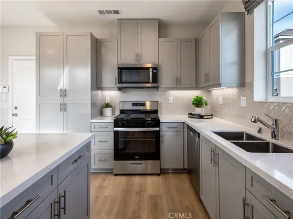 10216 Calder Cir, Riverside, CA 92522