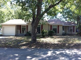 406 N Jefferson St, Kaufman, TX 75142