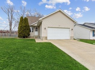 3418 Amanda Ct NW, Cedar Rapids, IA 52405